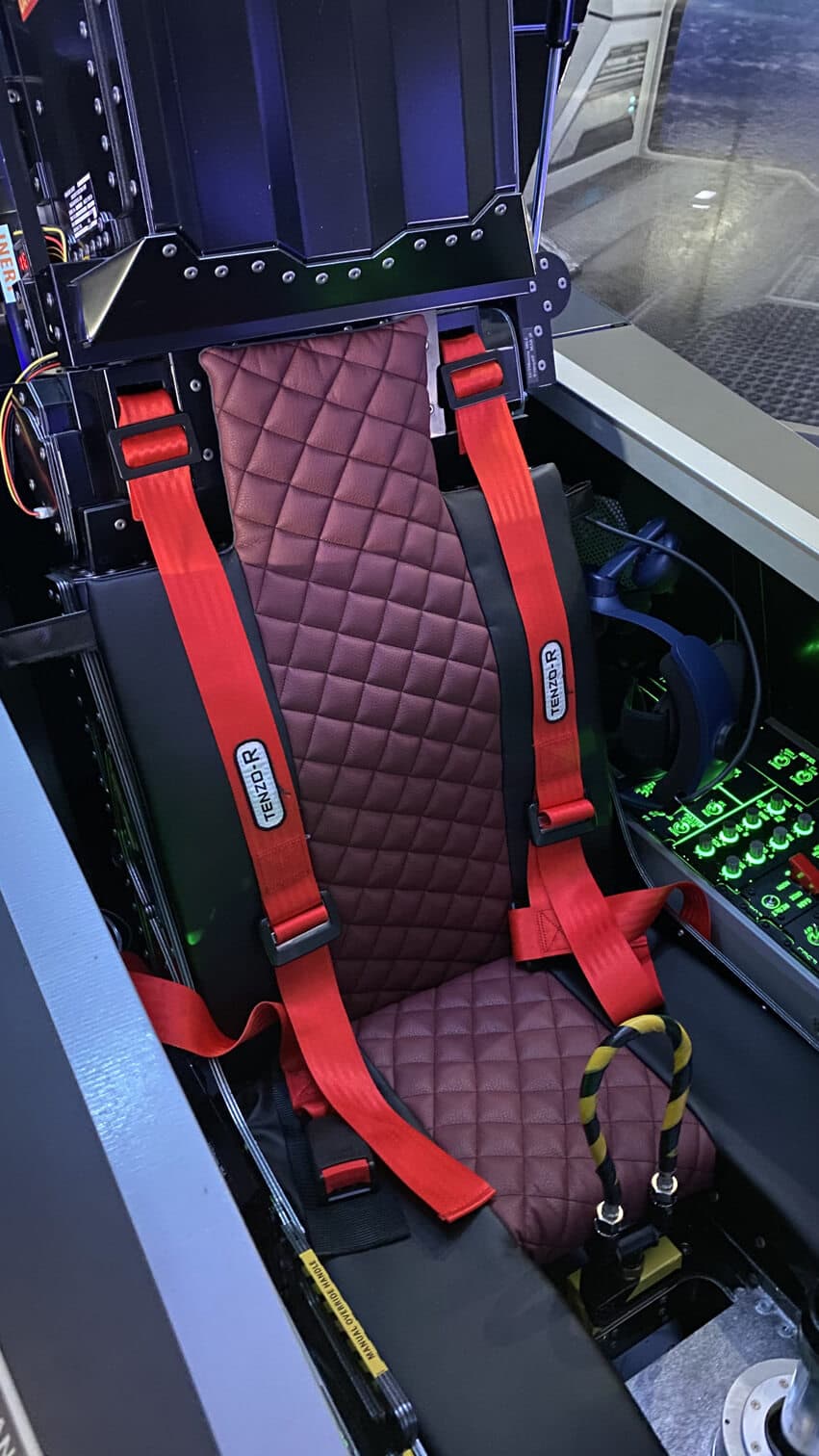 VR-JET Flight Simulator on the QS-220 motion platform - photo 4