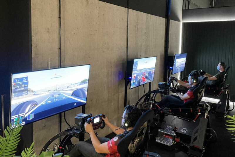 QS-V20 4DOF simulators in the Apex One F1 Zone