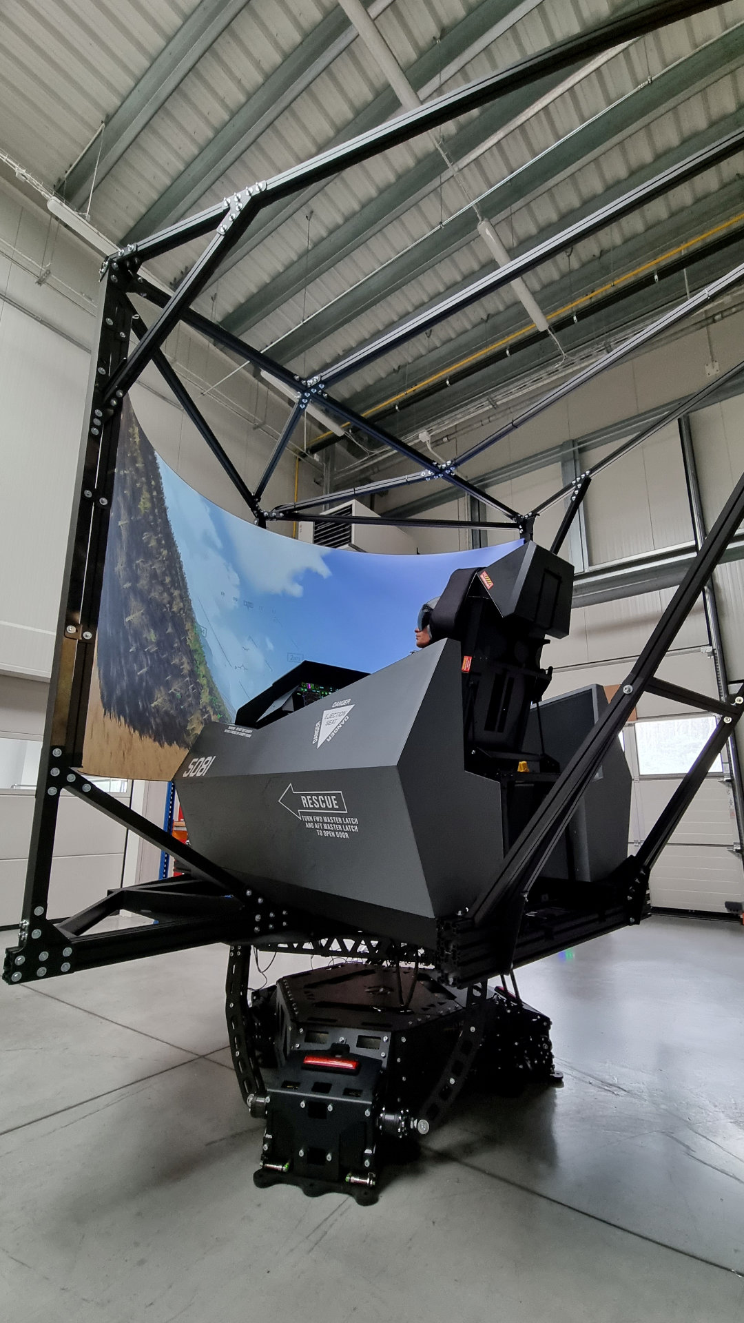 Mixed reality F-35 flight simulation with VR HeadWay compensation