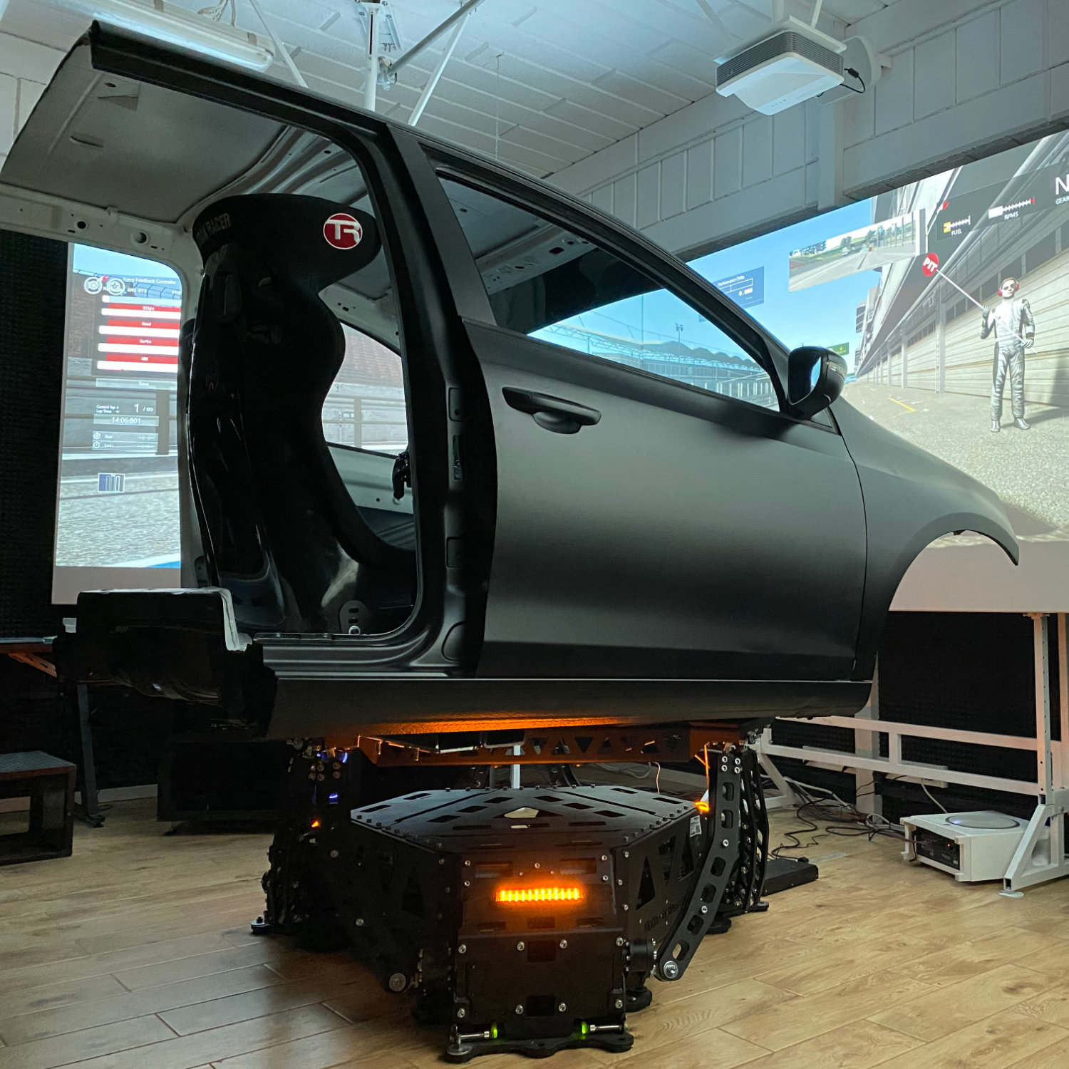 Full Motion Racing Simulator