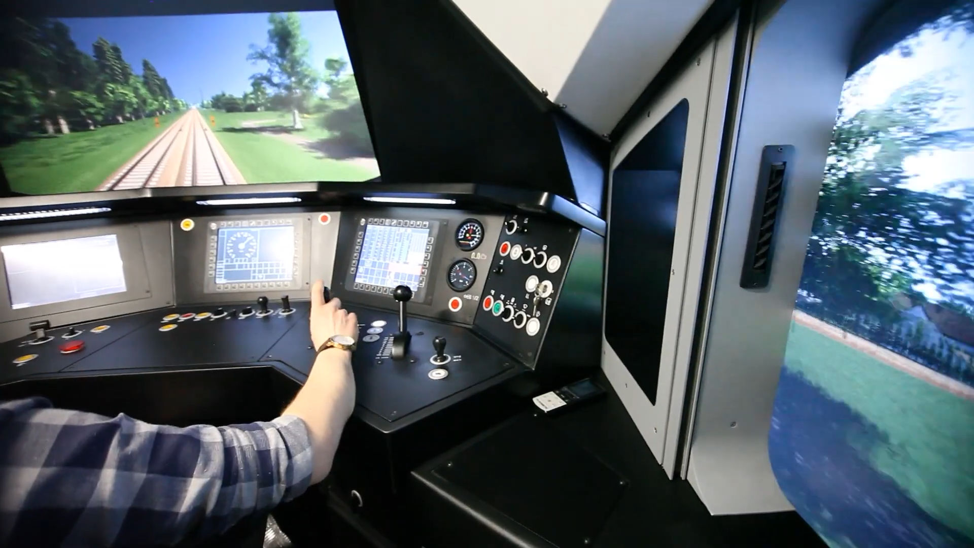 Railway Vehicle Simulators