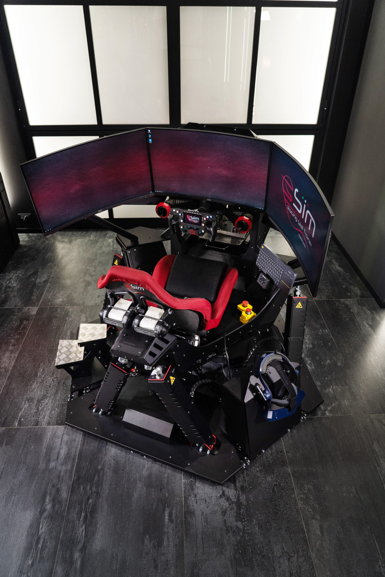 SIM RST 6DOF simulator built on the QS-S25 platform