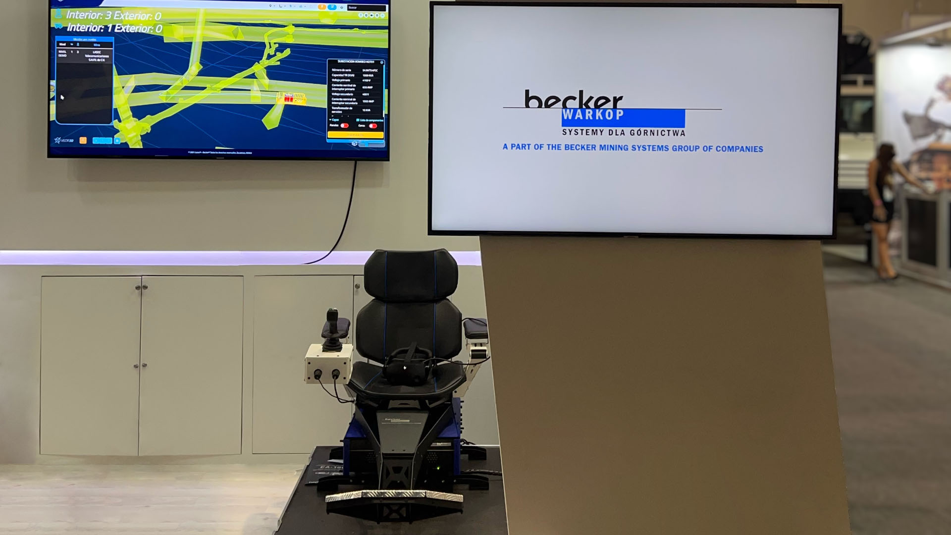 Becker-Warkop Minetrans monorail simulator with virtual reality